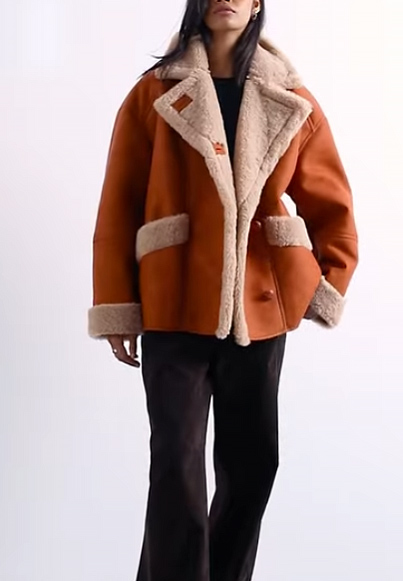 dámsky shearlingový kabát škoricový