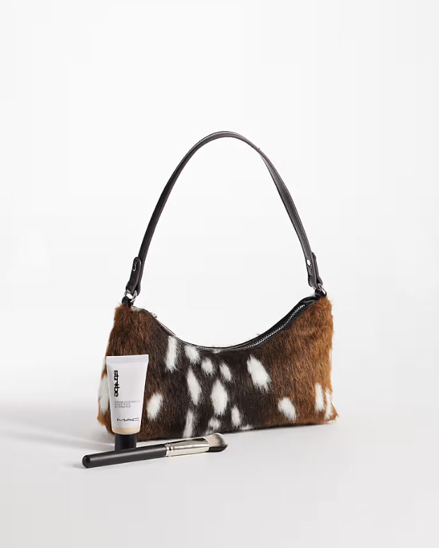 dámska chlpatá kabelka so srnčím vzorom