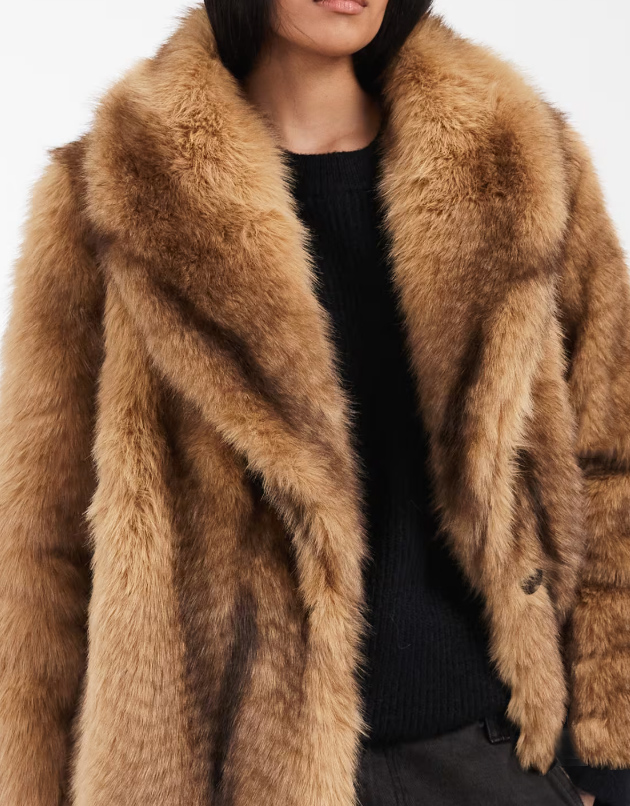 dámsky béžový kožuch