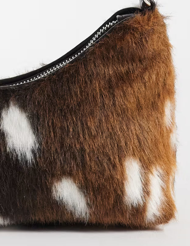 dámska chlpatá kabelka so srnčím vzorom