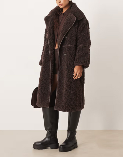 dámsky čokoládový shearling kabát