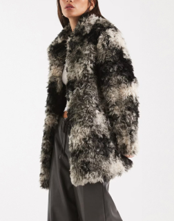 dámsky šedý chlpatý kožuch